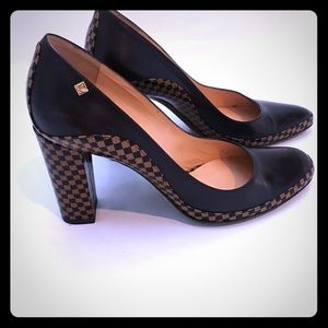 Louis Vuitton Damier pumps